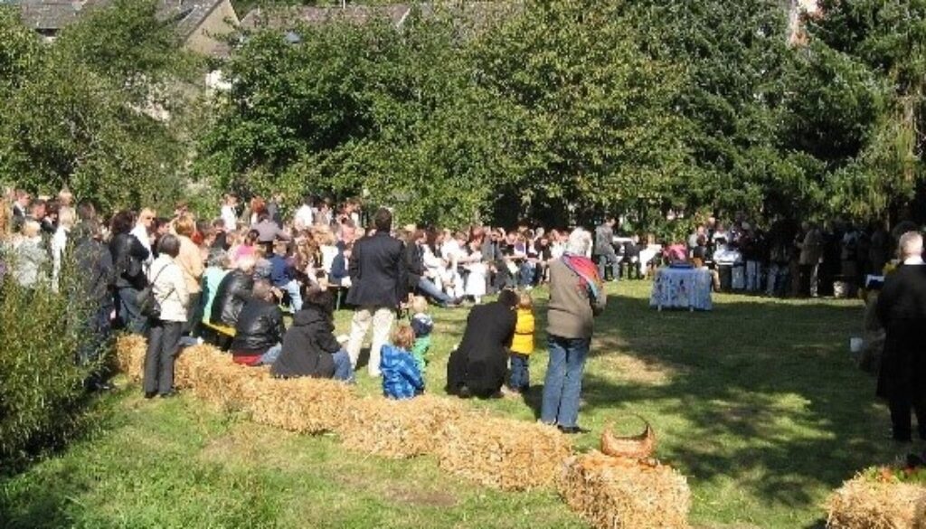 Taufe am Bach