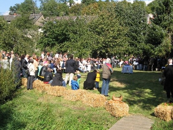 Taufe am Bach